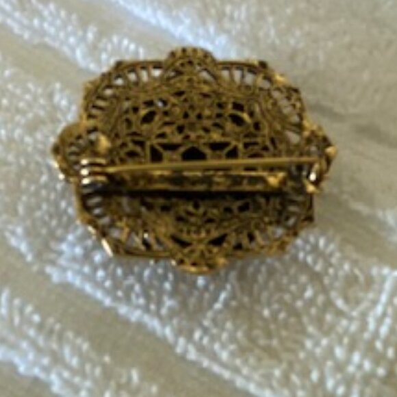 Vintage SHELL CAMEO Victorian BROOCH ~ 3-layer ANTIQUED GOLD FILIGREE Setting - Picture 8 of 8